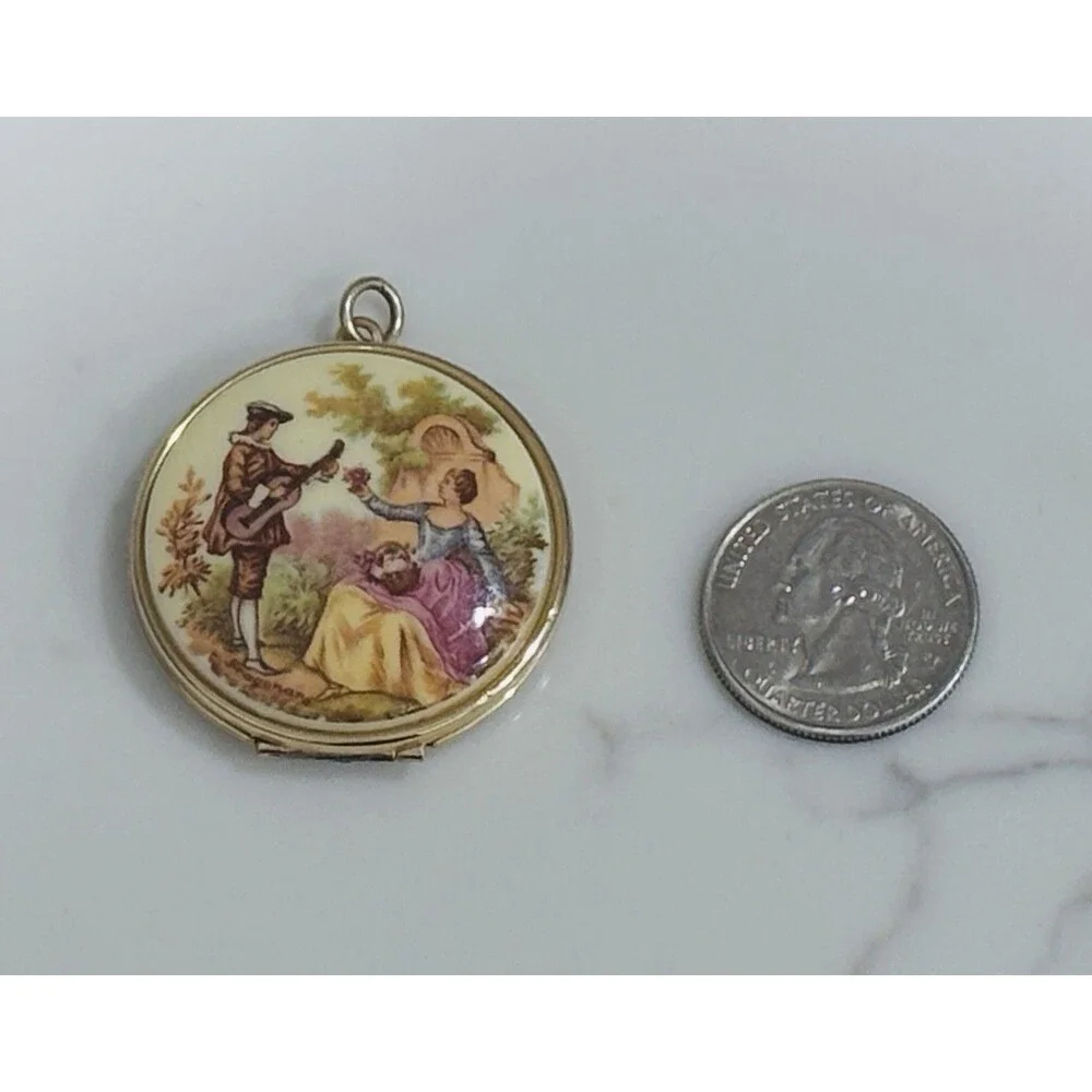 Vintage Photo Locket Pendant Gold Tone Round Large Fragonard Courting Couple
